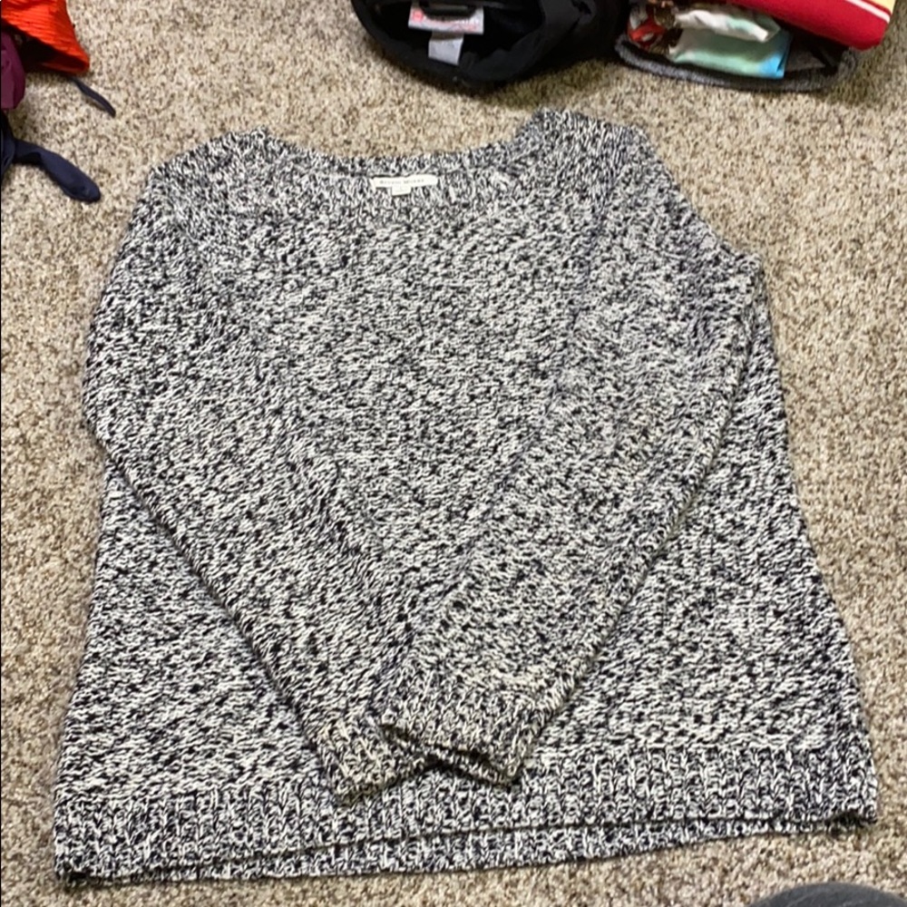 BLACK AND WHITE FUZZY SWEATER STUDIO WORKS